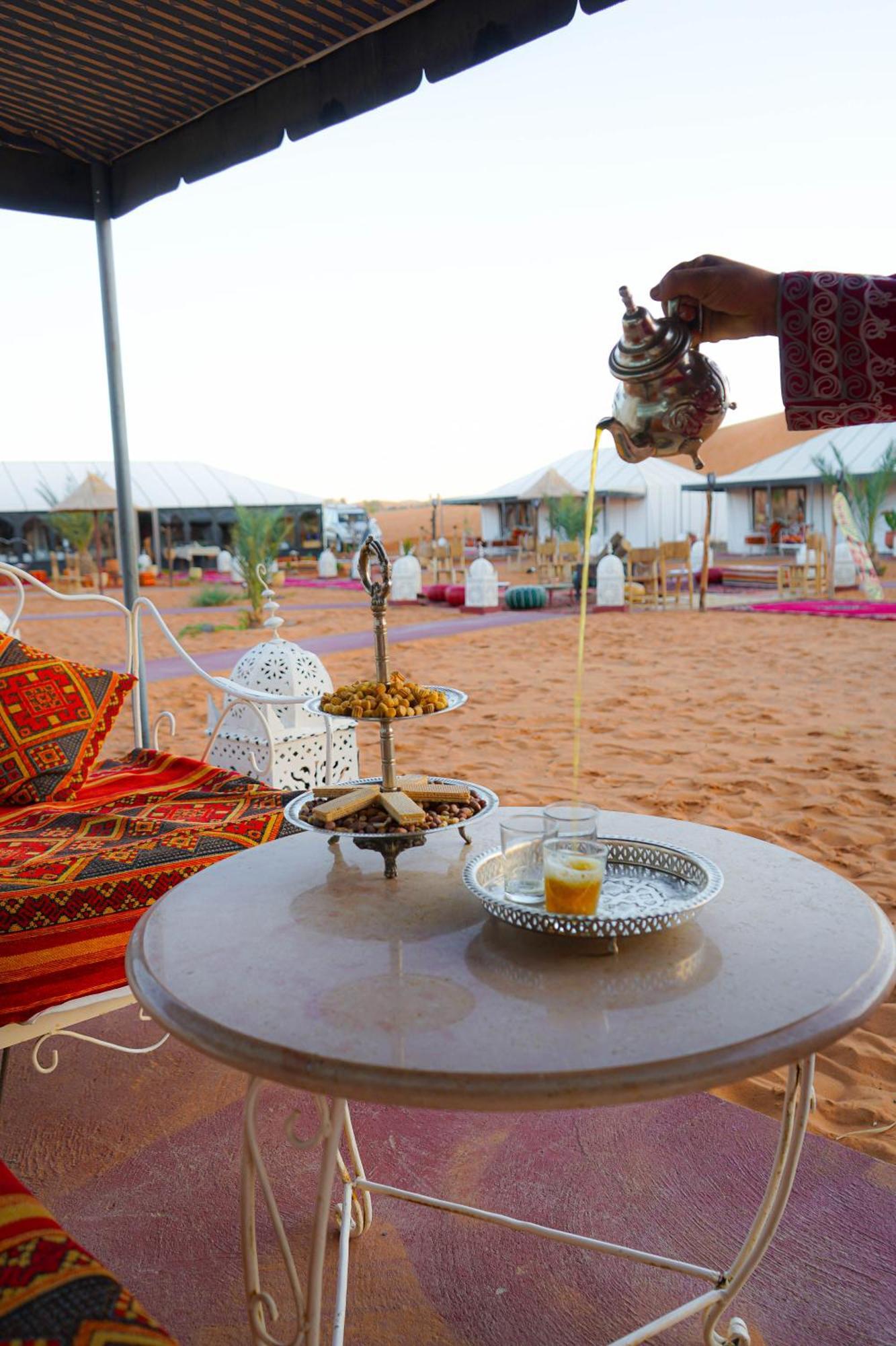 Young Luxury Camp Merzouga Dış mekan fotoğraf